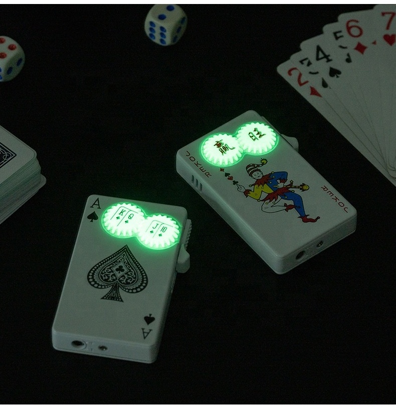 Wholesale Creative Gear Rotating Poker Lighter Green Flame Straight Punching Lighter Group Lettered Poker Card Lighter