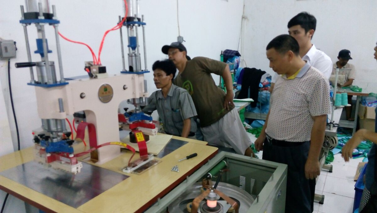 PVC Card Sleeve Making Machine Double Head High Frequency Welding Machine