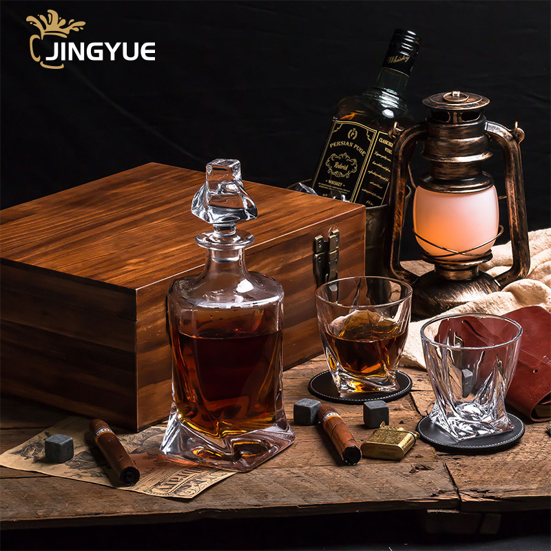 Custom Logo Whisky Chilling Stones Gift Set 26oz Cocktail Whiskey Liquor Decanter and Old Fashion Glasses in Wooden Gift Box