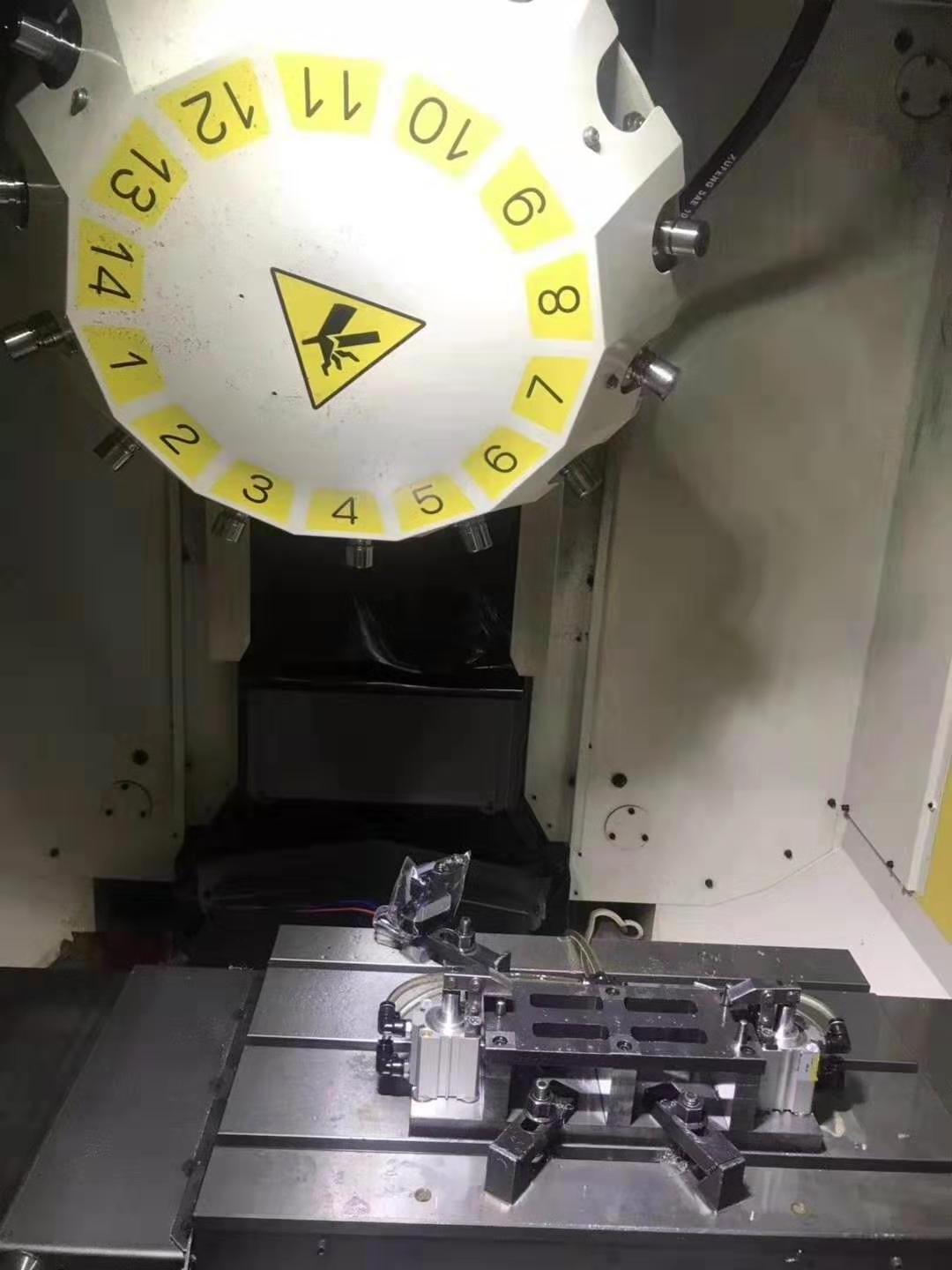 Used Japan High Precision Fanuc T14 Cnc Machining Centre Fanuc Robodrills Price