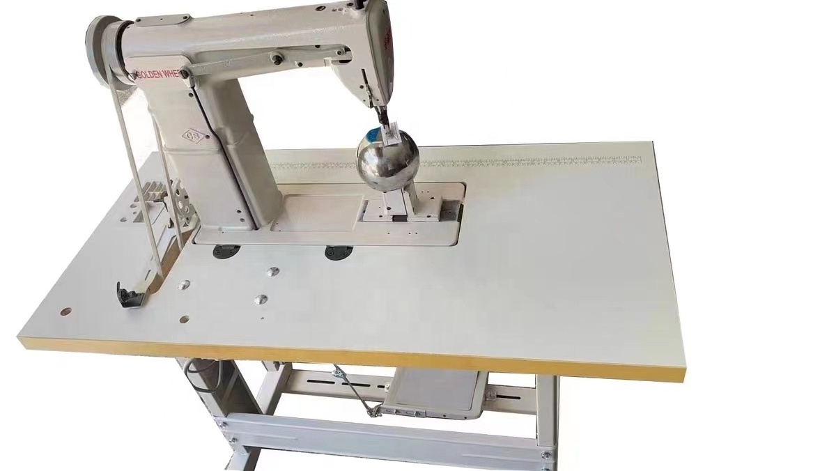 Second hand taiwan golden wheel 810 used single needle post-bed sewing machine wig machine sewing with stand