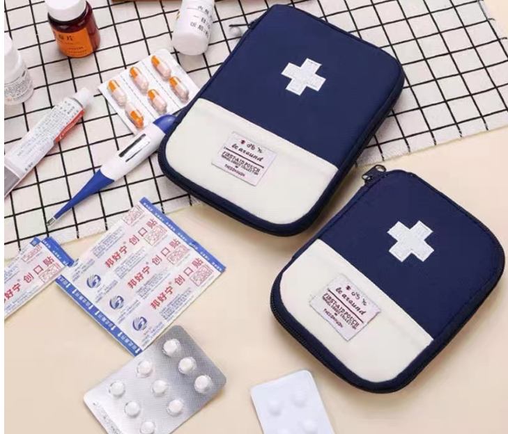 Wholesale oxford fabric portable carrying first aid kit bag