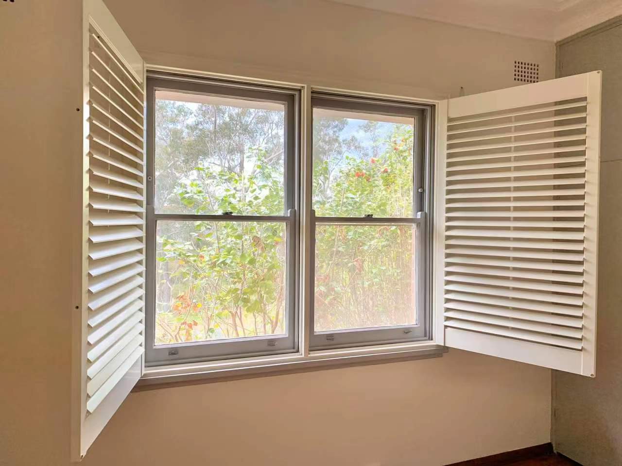 Custom Made High Quality Australian standard plantation shutters arched windows PVC Plantation Shutter