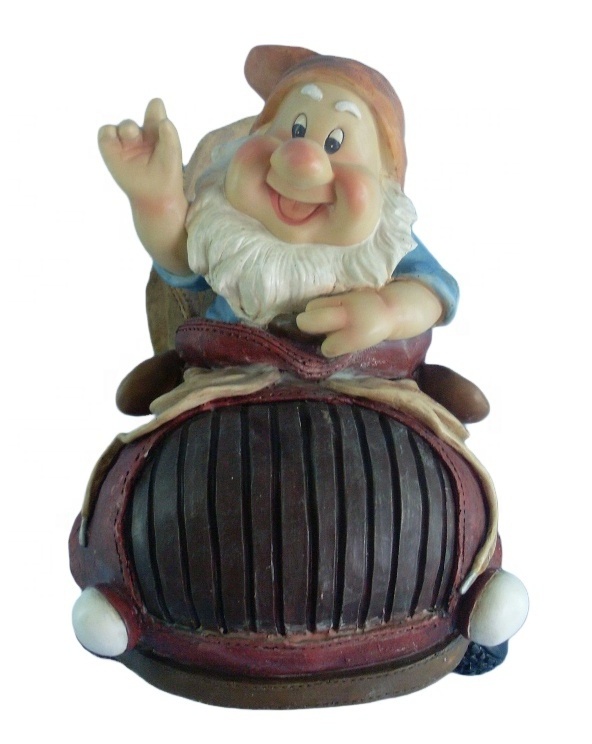 High Quality Resin Statue Dwarf Driving Statue Fairy Tale Theme Home Decor Garden Decoration Cute Lively Gnome