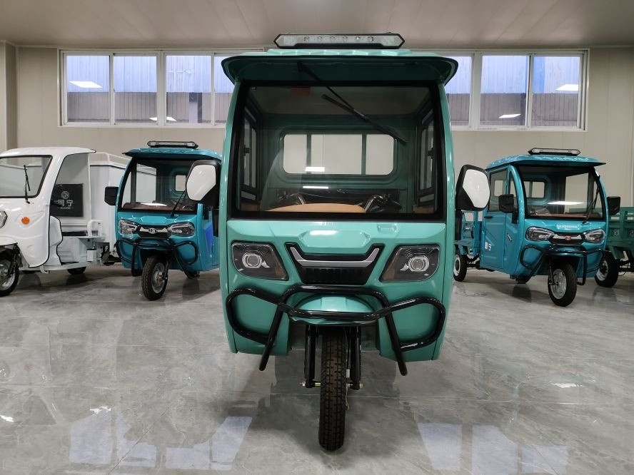 Electric Passenger Closed Tricycles Moped Cargo Tricycles Cargo Tricycle With Cabin KD VERSION