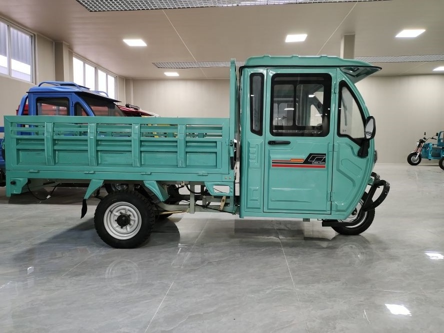 2.0 meter carriage length 1500 w motor electric tricycle with closed driver room electric cargo truck from original factory