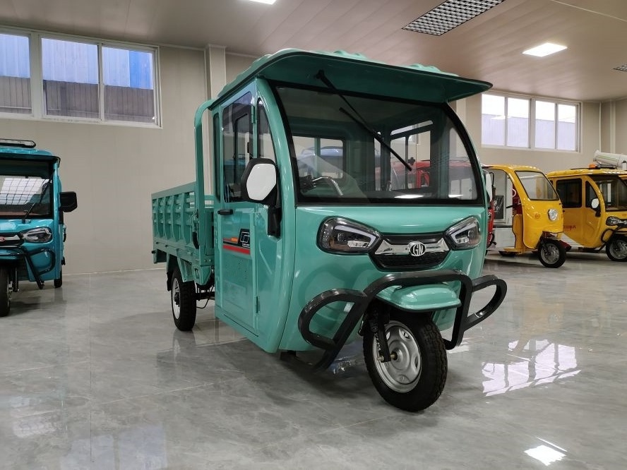 2.0 meter carriage length 1500 w motor electric tricycle with closed driver room electric cargo truck from original factory