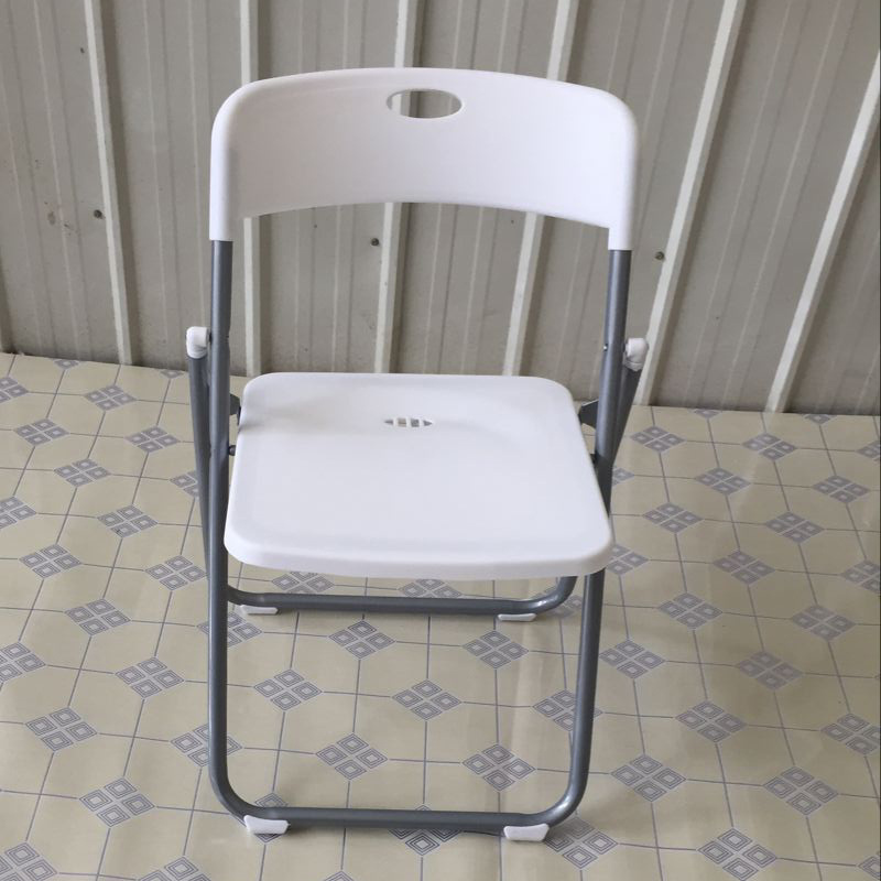 Wholesale strong and popular metal frame plastic leisure folding chairs