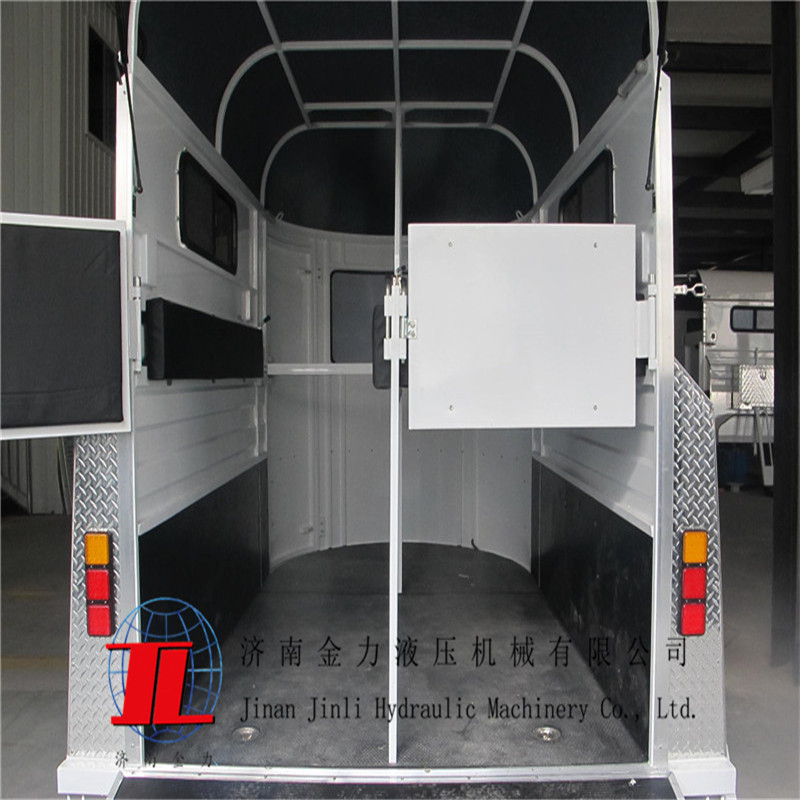 China imported two horse straight load trailer   fiberglass horse float roof  Australian standard