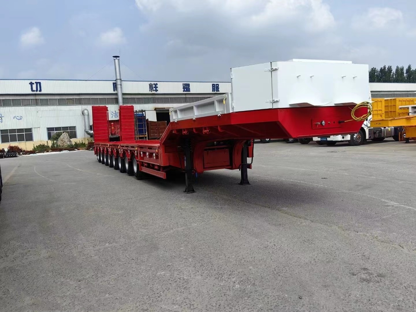 Excavator Low Bed Trailer 3 4 axle Low Bed Loader 50 60 ton Gooseneck Low Boy semi truck trailer for sale