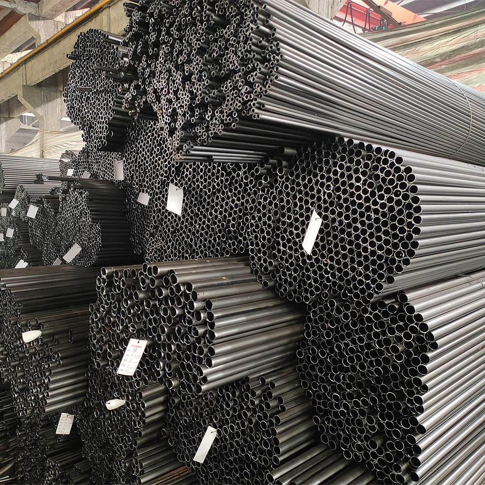 6-20mm Round Carbon Steel Tube Q235 Q355 A36 ST37.4 Seamless Welded Carbon Steel Pipe ERW Tube