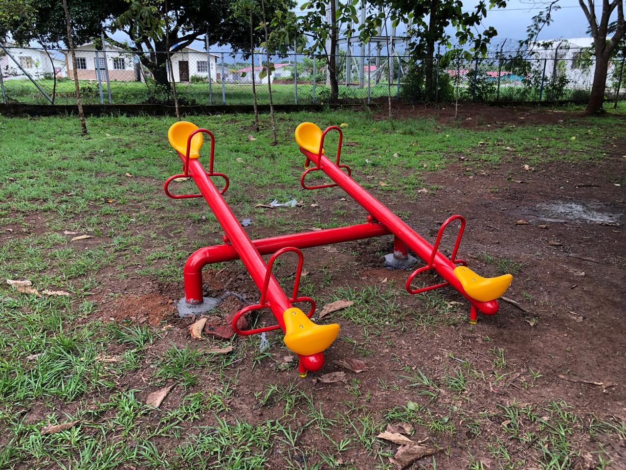 Hot Sale Popular Classic Outdoor double Seesaw Playground Kids Two Seats Seesaw For Kids