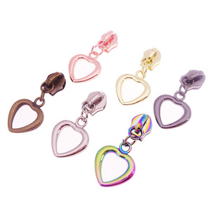 Factory Supply Metal 5# Nylon Zipper Slider Heart Shape Zipper Puller Pulls For Bag