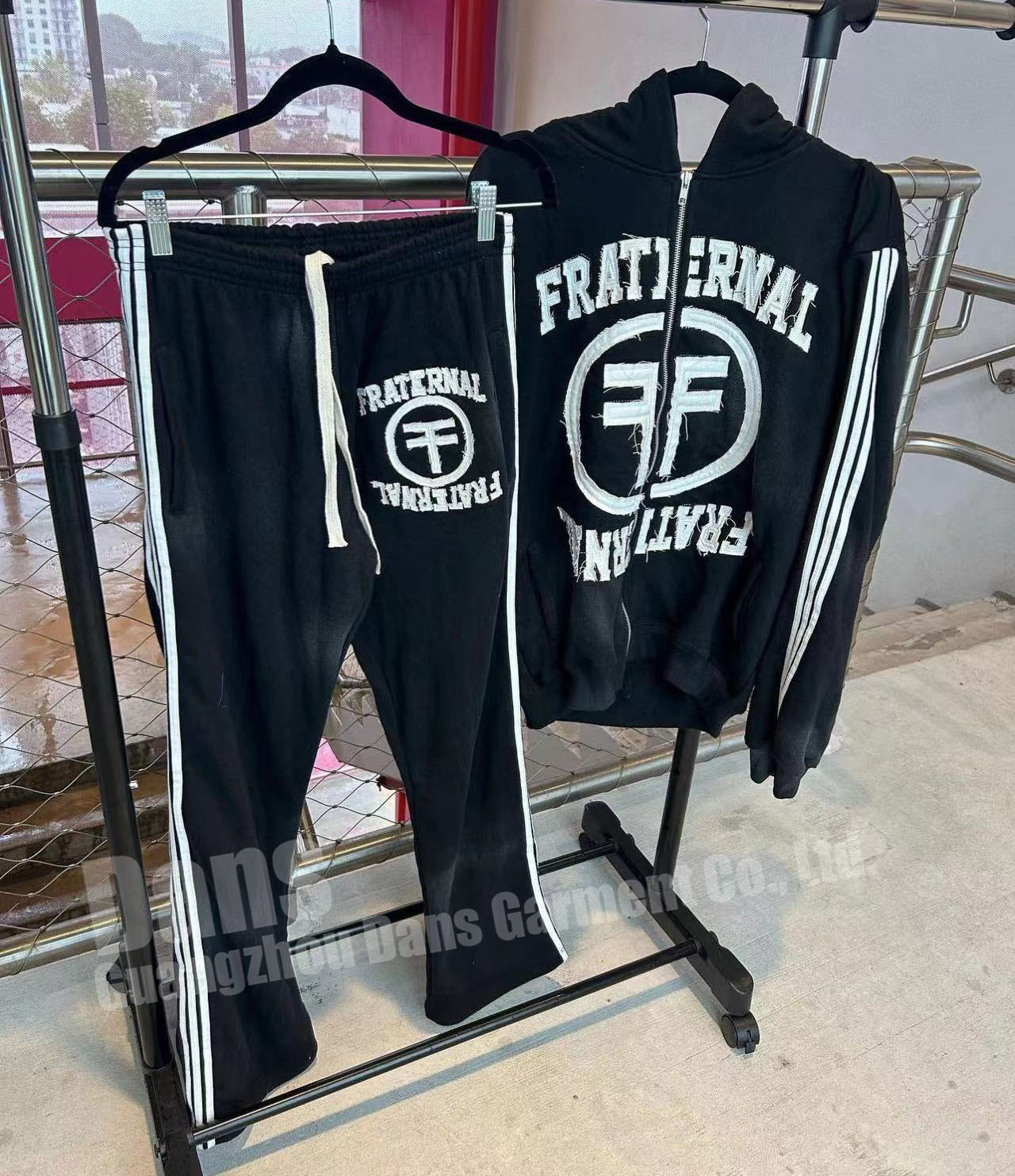 Custom Sweatsuit Flared Sweatpants And Zip Up Hoodie Jogger Set French Terry Sun Faded Patch Embroidery Acid Wash Men Tracksuit