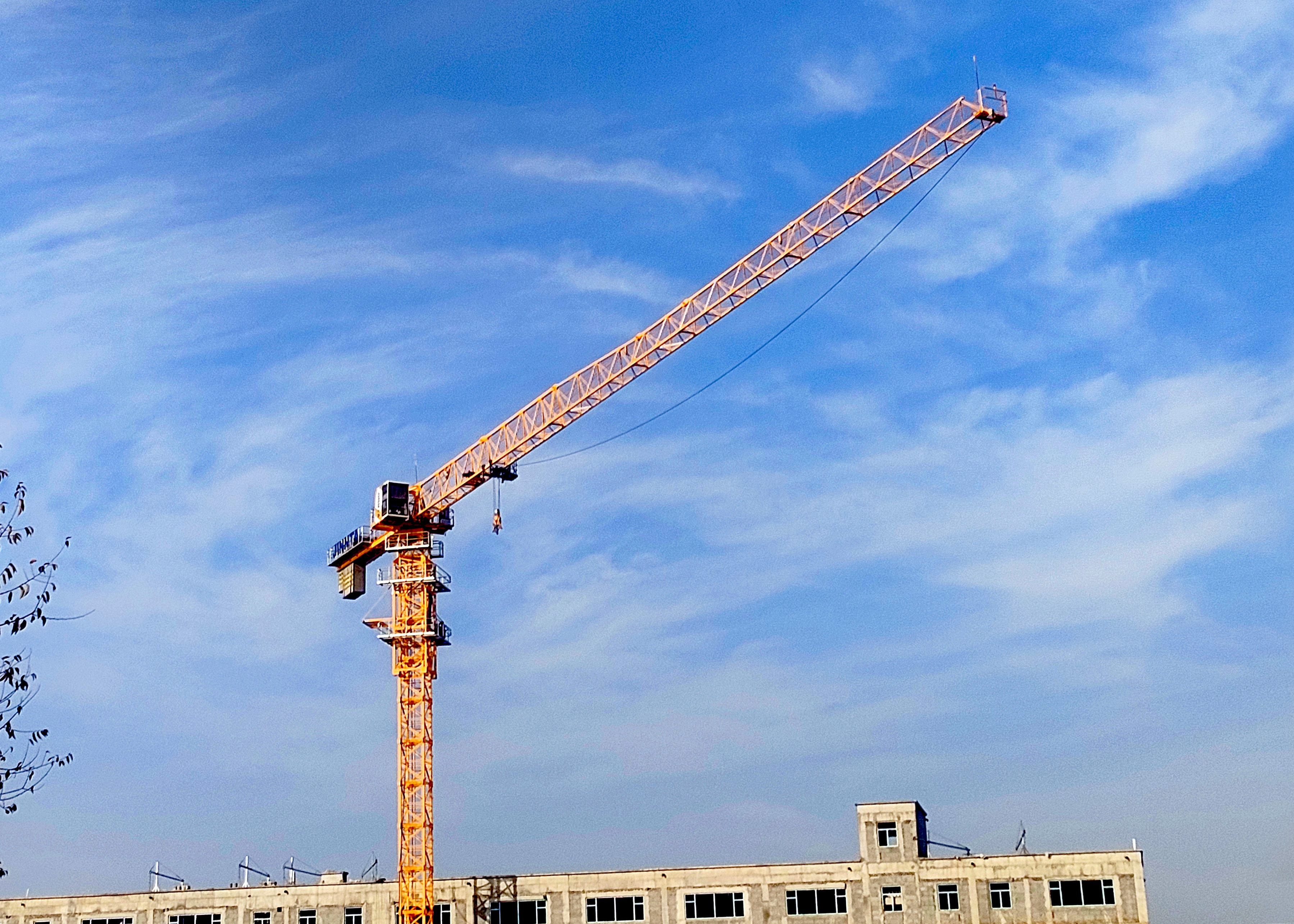 JINNTA CE CERTIFICATE 200KNM Model Flat-Top Tower Crane Low Price Wholesale Driver'S Cab Hanging Type Construction Crane Tower