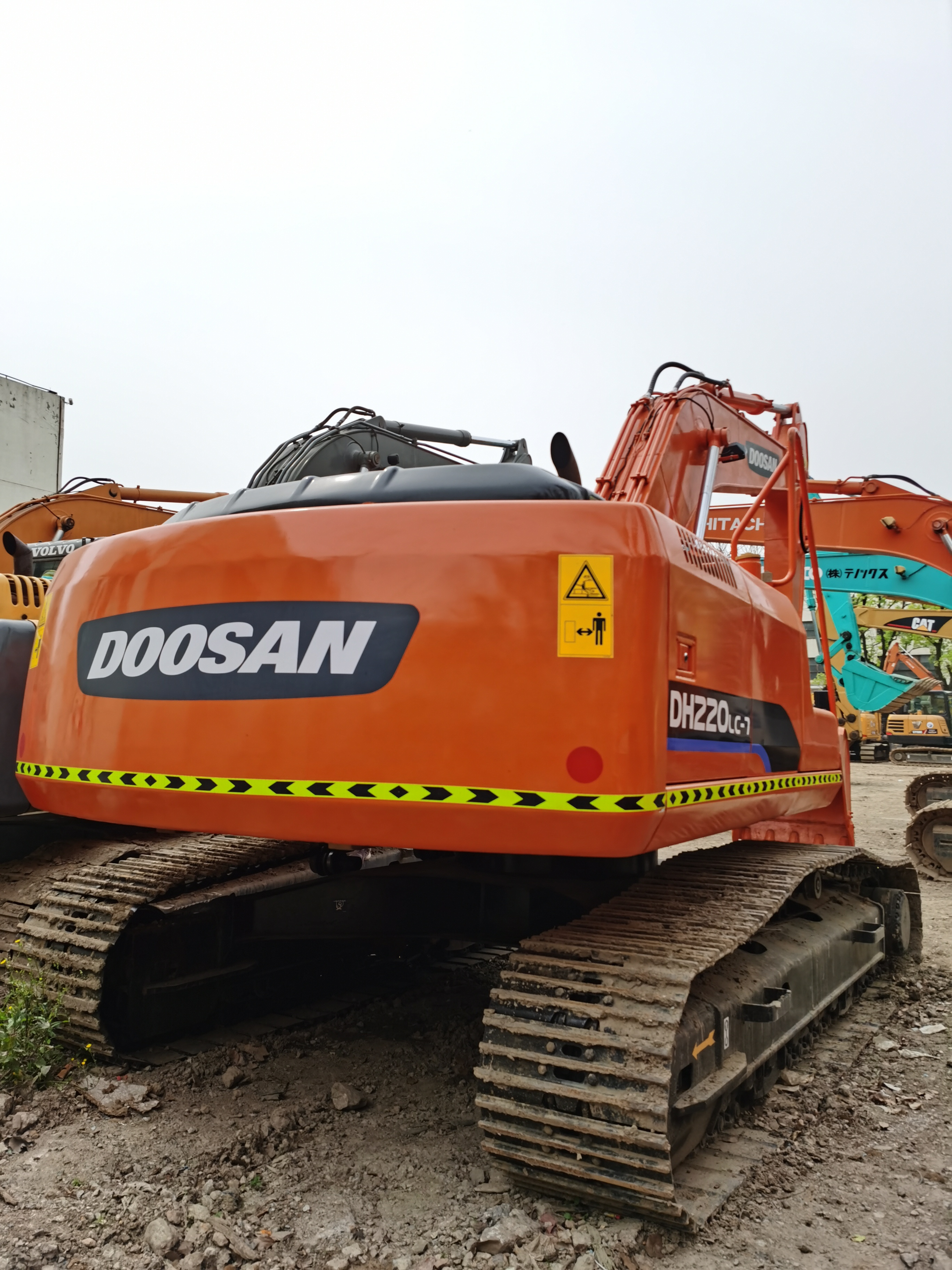 Used South Korea original excavator Doosan model DH220 excavator  Diggers 22 tons with a good condition and high quality