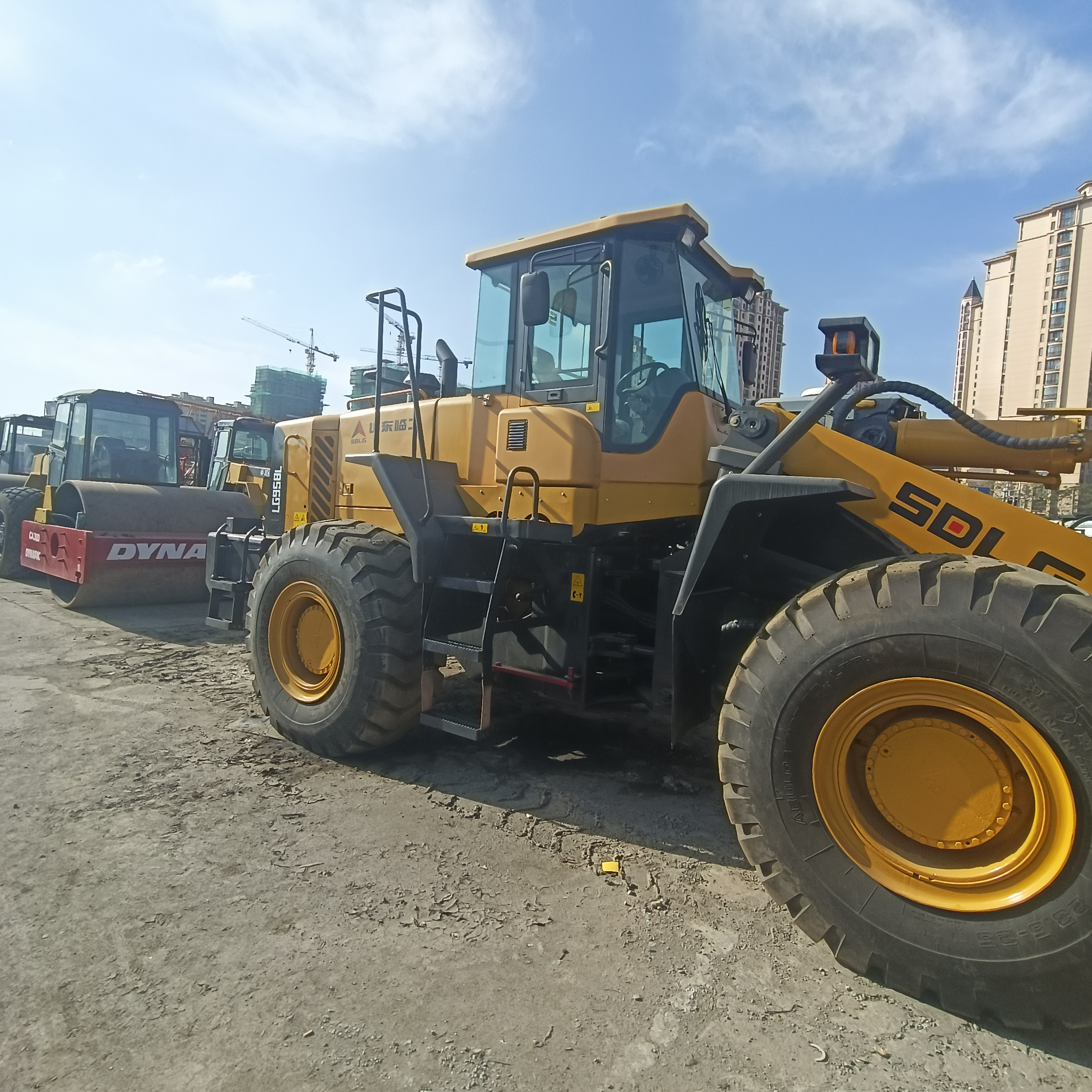 SDLG LG958L construction machinery 5t hydraulic cylinder 3 cubic meter bucket mini 5 ton long boom front wheel loader for sale