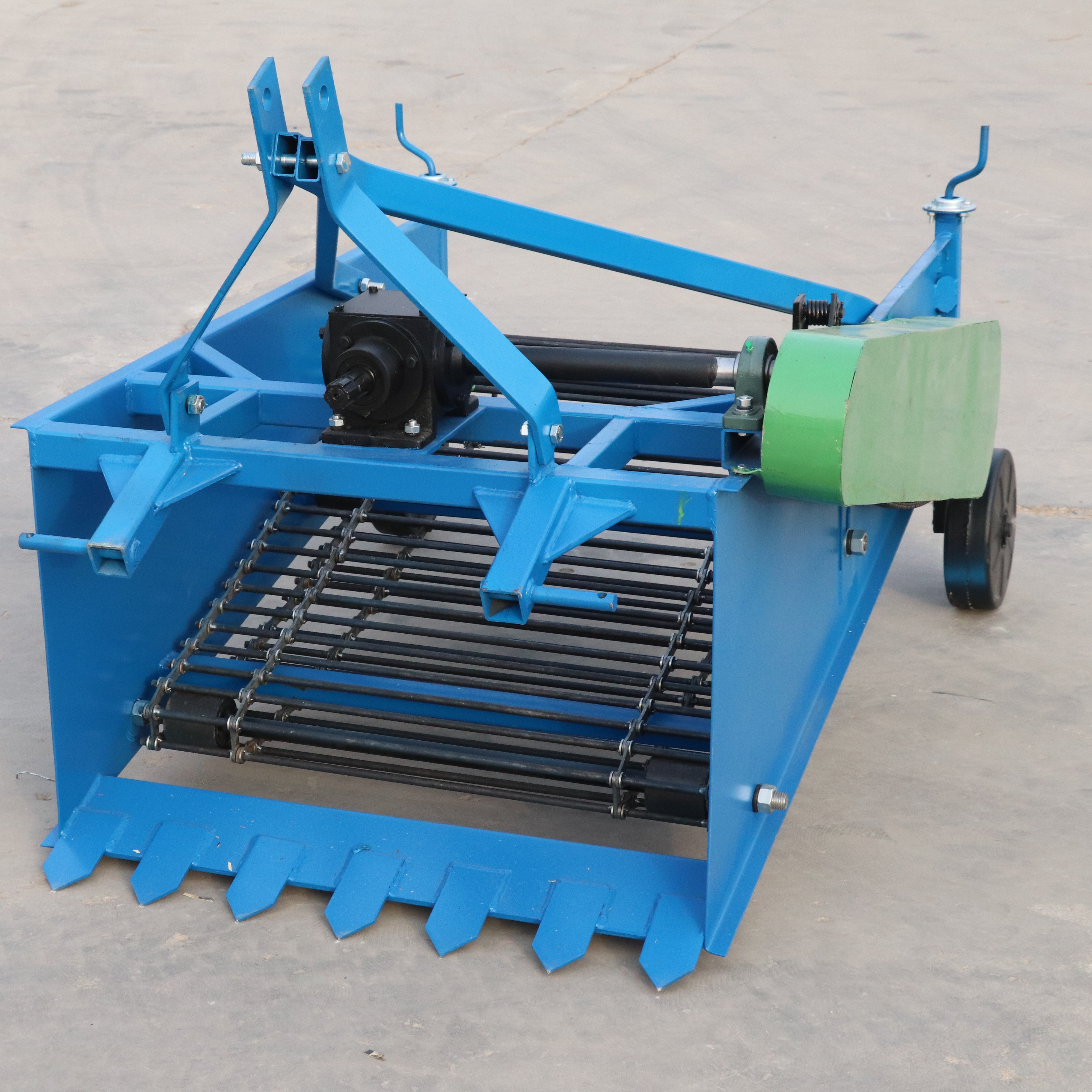 Potato Harvester Four-wheel Tractor Planing Sweet Potato Large and Small Multifunctional Sweet Potato Harvesting