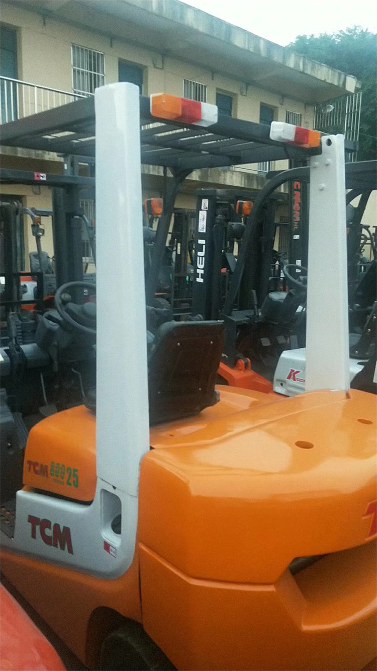 Used forklift truck 3 tons Tcm small forklift truck with side movement