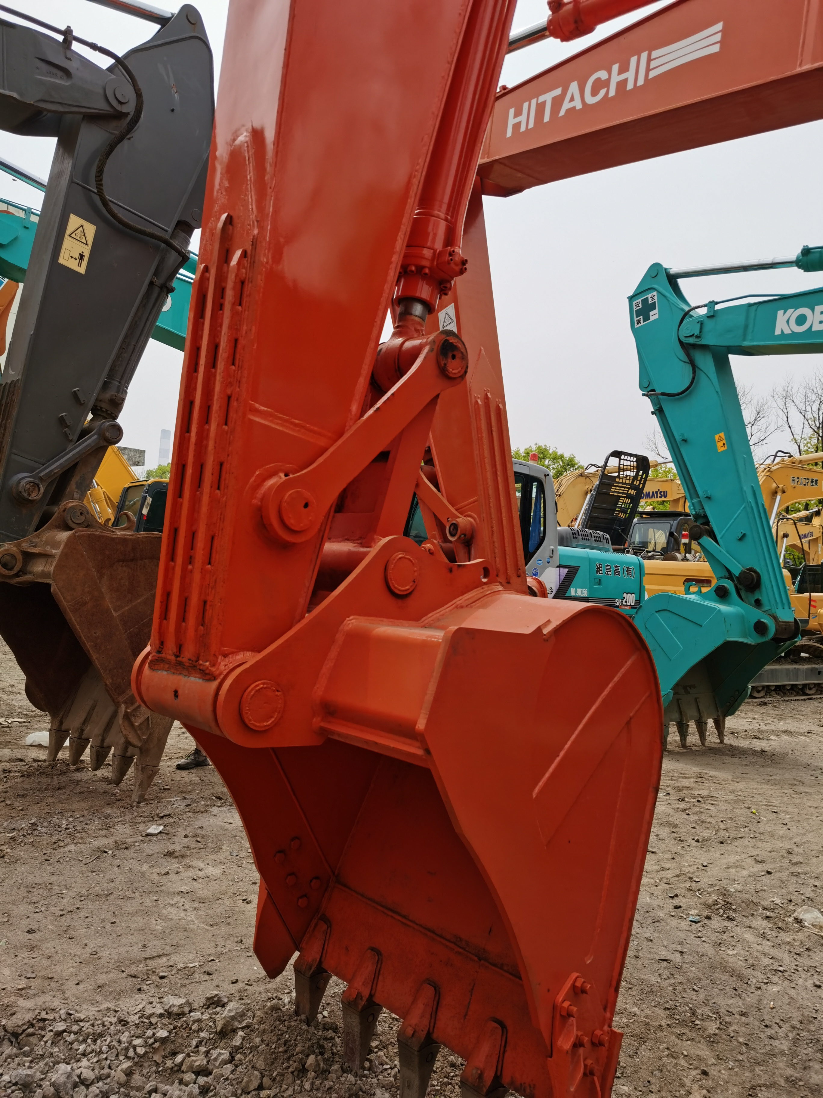 Used South Korea original excavator Doosan model DH220 excavator  Diggers 22 tons with a good condition and high quality