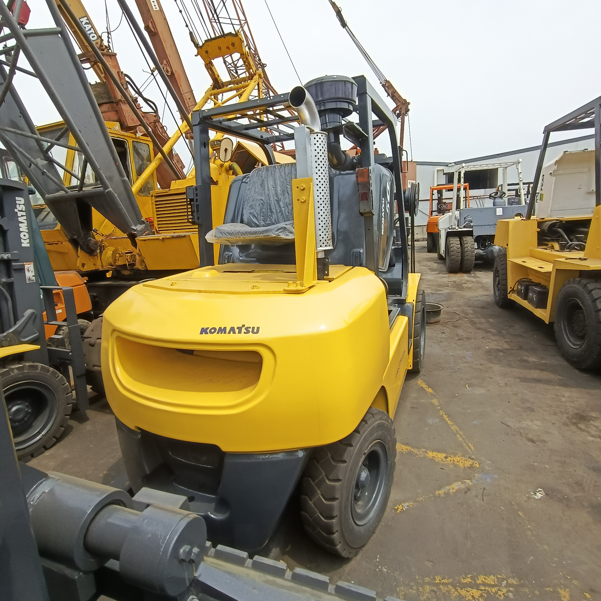 FD50 Used Komatsu Forklift Used 5 tons Komatsu FD35 diesel forklift for sale