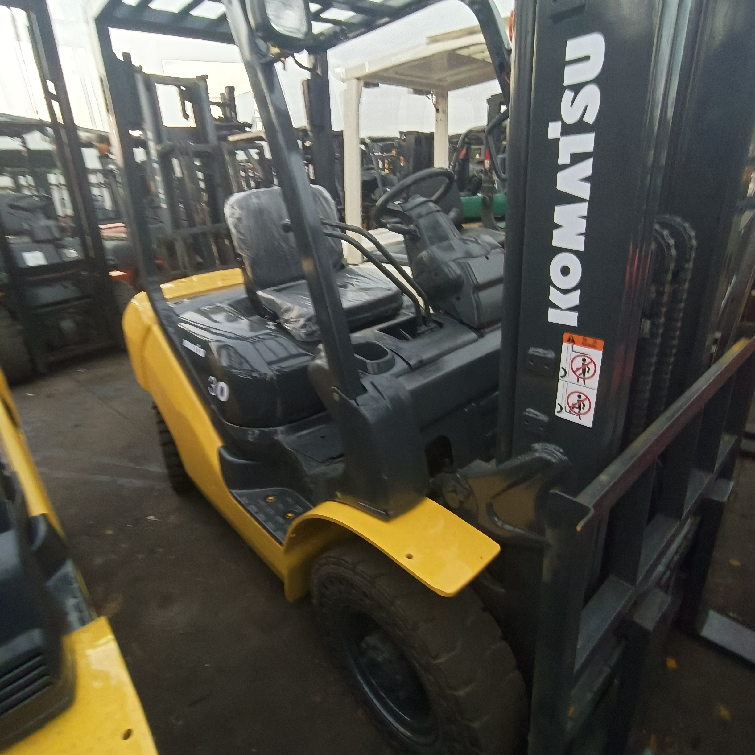 used japan  forklift  3 5 10 16 20 30  new generation Ko m at su original 3 tons  diesel forklift