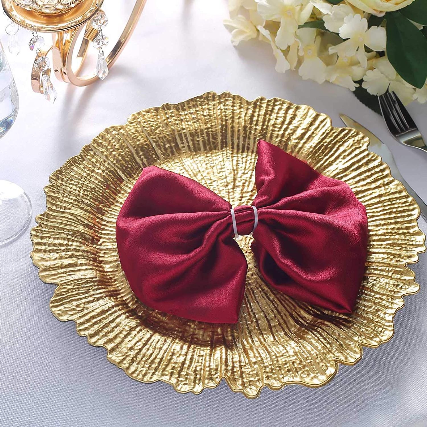 Wholesale Elegant Acrylic Plastic Black Red Silver Rose Gold Reef Charger Plates Wedding Decoration Chargers for Dinner Plates