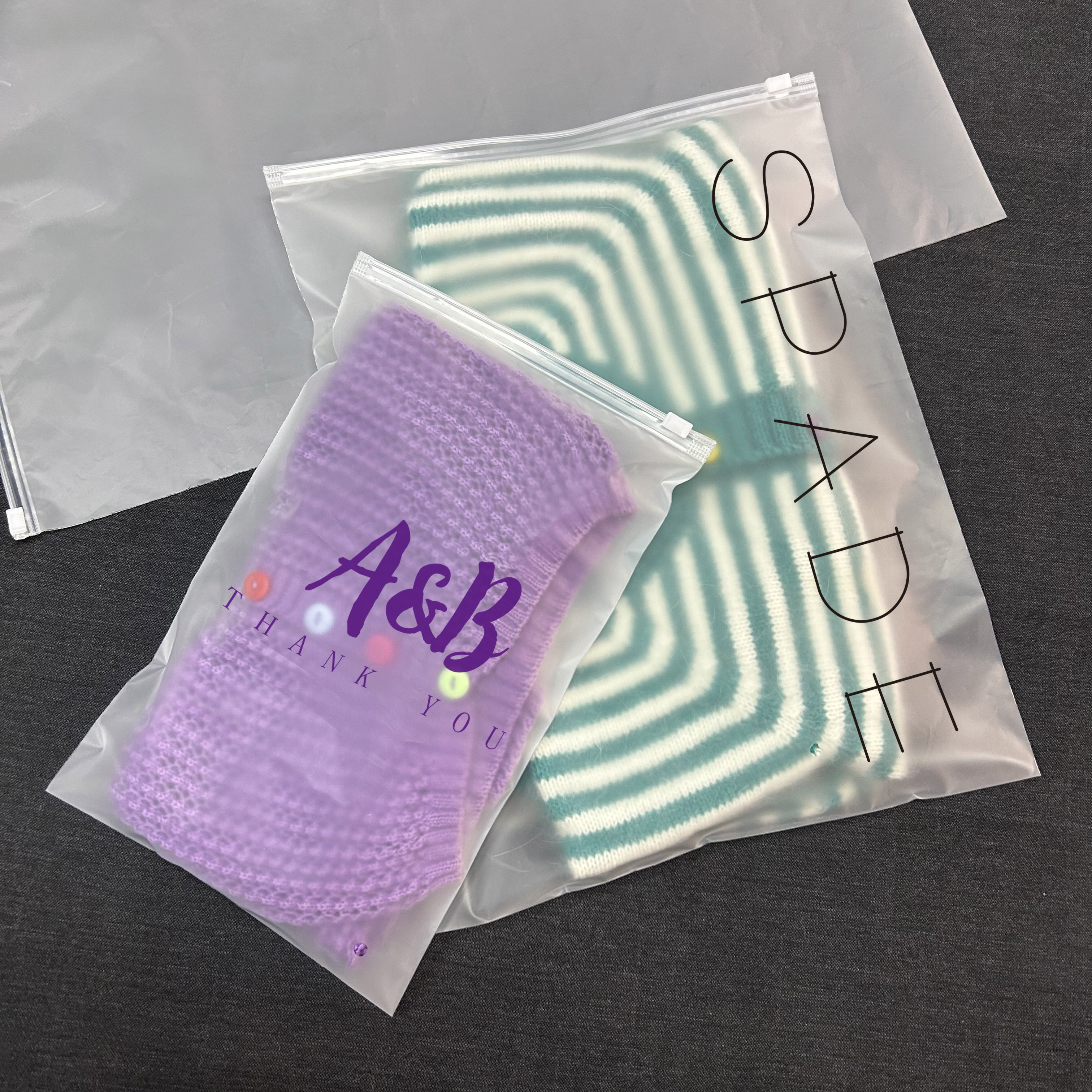 Waterproof Eco Friendly  Custom Logo Printed Zip Lock Bags Plastic Zipper Bag For Clothing Packaging