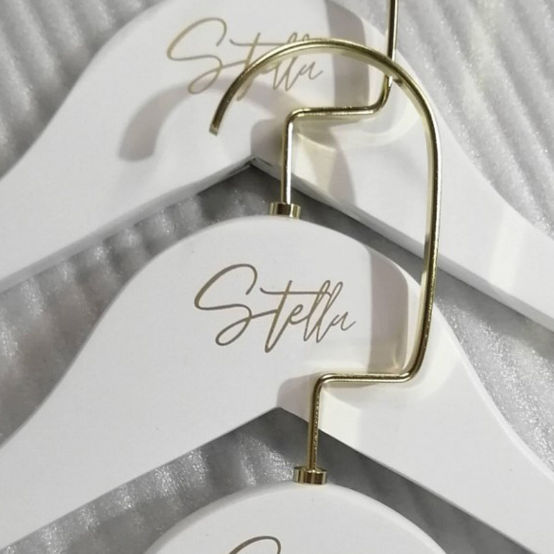 Customized Logo 2023 Luxury White Delicate Gold Hook Wooden Coat Hanger with Gold Hook