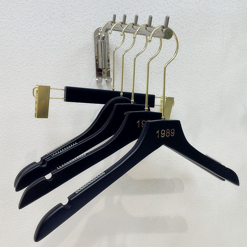 JINSHENG 19 Years Hangers Manufacturer Hot Sell Wooden Clothes Hanger Suit Wood Hanger for Cloths