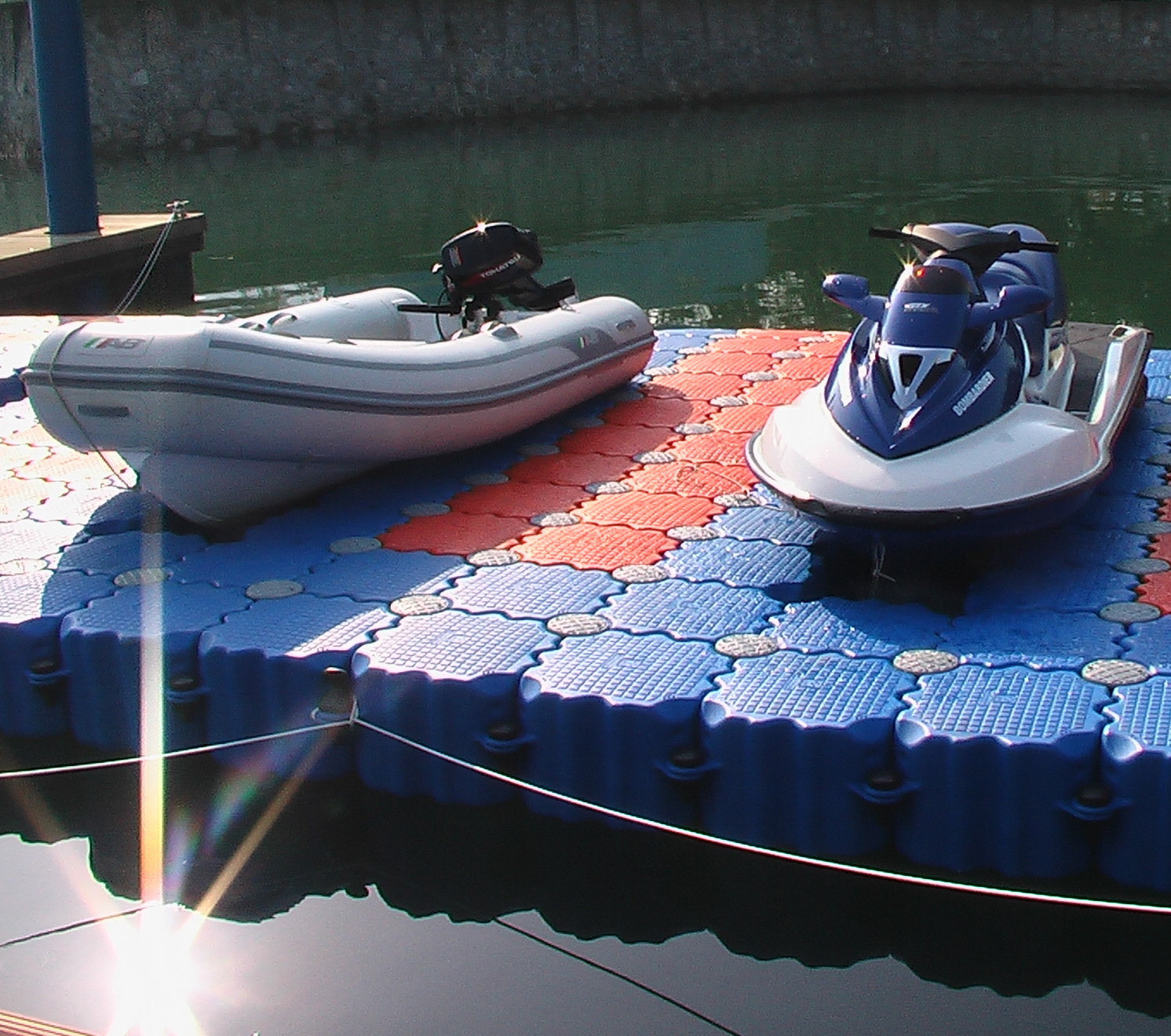 Floating Dock , Floating Jet Ski Dock , Jet Ski Lift for Sale HDPE Customizable JINTING CN;GUA PISTON