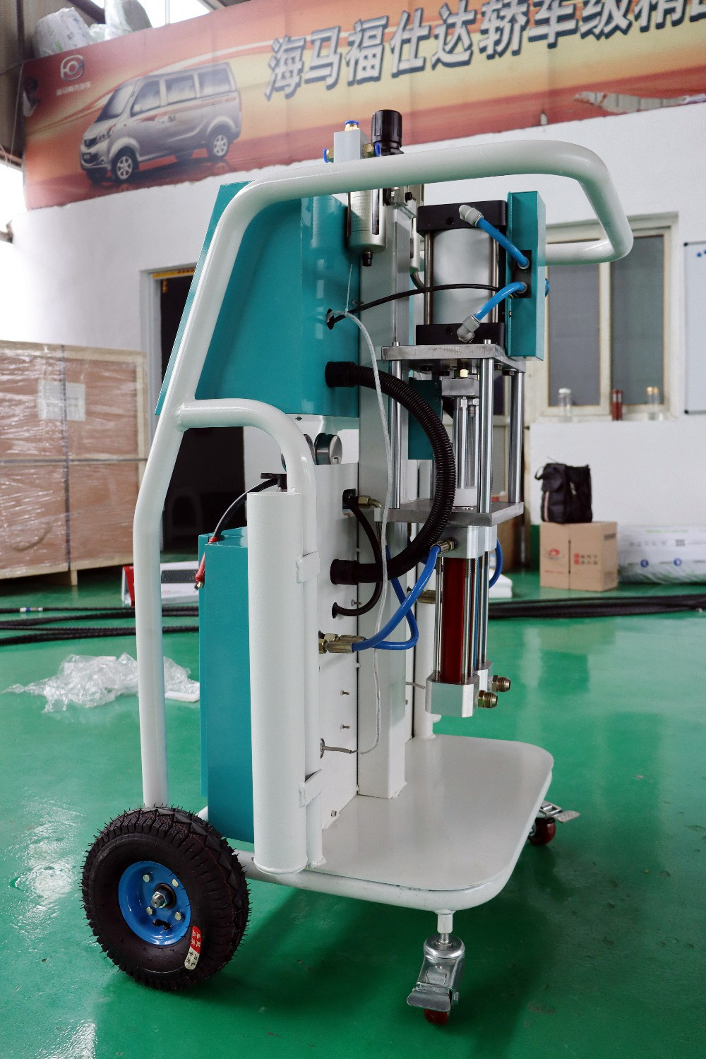 China Factory Fiberglass Rovings Chopper Gun PU Spray Machine