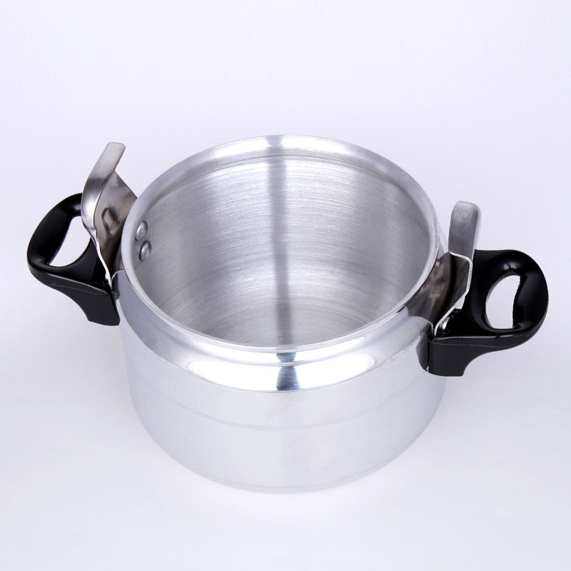 Aluminium pressure cooker with mirror polish and bakelite handle 4L or 4Litre