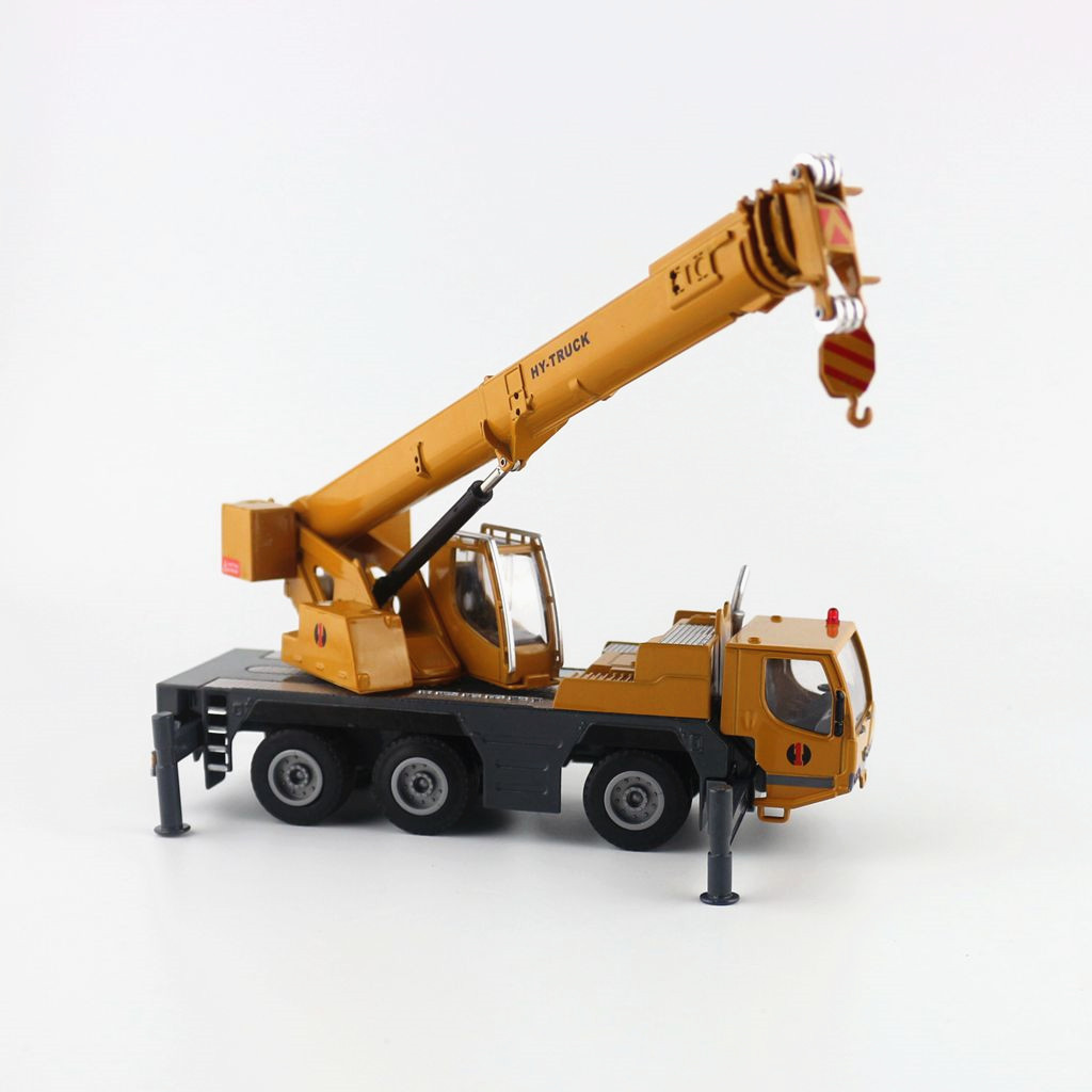 2024 Hot Sale 1:50 Scale Construction Vehicle  Tower Tyre Zinc Metal Diecast Engineering Crane Truck Model Alloy Crane Toys