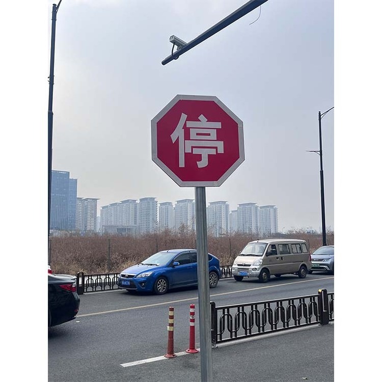 JINXIN fiberglass pole traffic sign factory 6 meter custom high quality outdoor traffic light poles