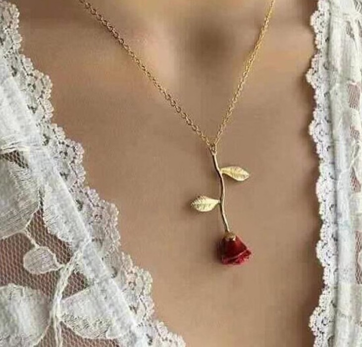 New Fashion Couple Gifts Gold Chain Red Stereoscopic Vertical Flower Pendant Rose Necklace For Women