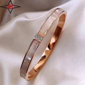 Wholesale Women's 18k Gold Diamond Shell Bangle Zirconia Stainless Steel Bangle With Shell