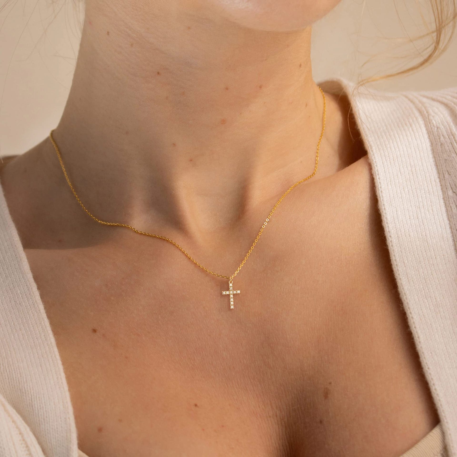 Custom 18k Gold Cuban Small Gold Diamond Necklace Stainless Steel Tiny Titanium Cross Necklace