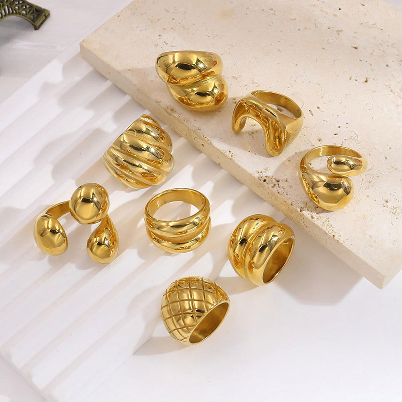 Simple Geometric18K Gold Plated Chunky Snake Pattern Engraving Ring Irregular Stainless Steel Wholesale Croissant Dome Ring