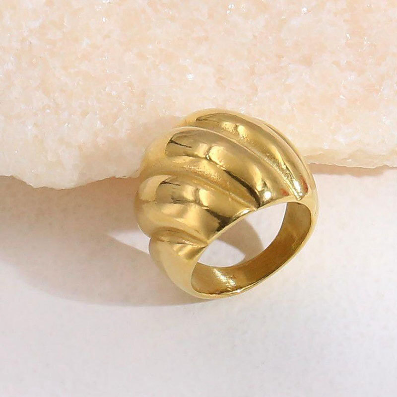 Simple Geometric18K Gold Plated Chunky Snake Pattern Engraving Ring Irregular Stainless Steel Wholesale Croissant Dome Ring