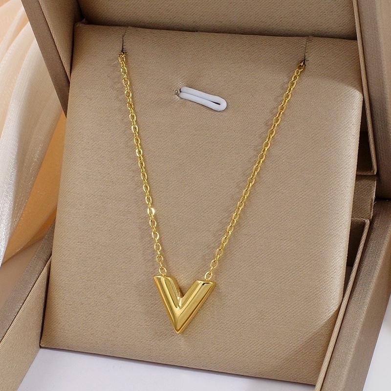 Wholesale Hot Selling Statement 18K Gold Stainless Steel Versatile Collarbone Chain Women Non Tarnish Pendant Necklace Jewelry