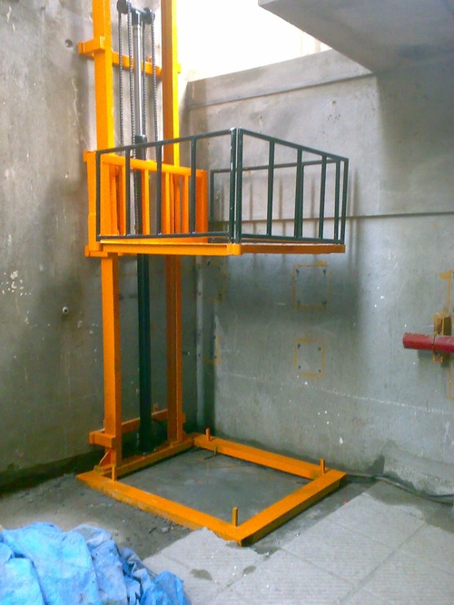 Cheaper 1t-3t Loading Weight 3m-6m Lifting Height Customized Industrial  Hydraulic Cargo Lift For Sale Outdoor Freight Elevator