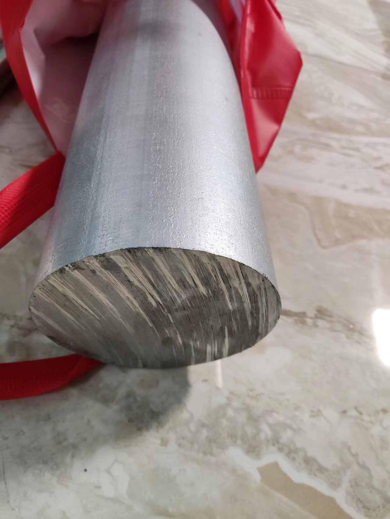 Large Diameter Aluminum Bar 3003 5052 5083 6061 6063 6082 6061 7075 Custom Aluminium Round Rod Bar For Sale in stock