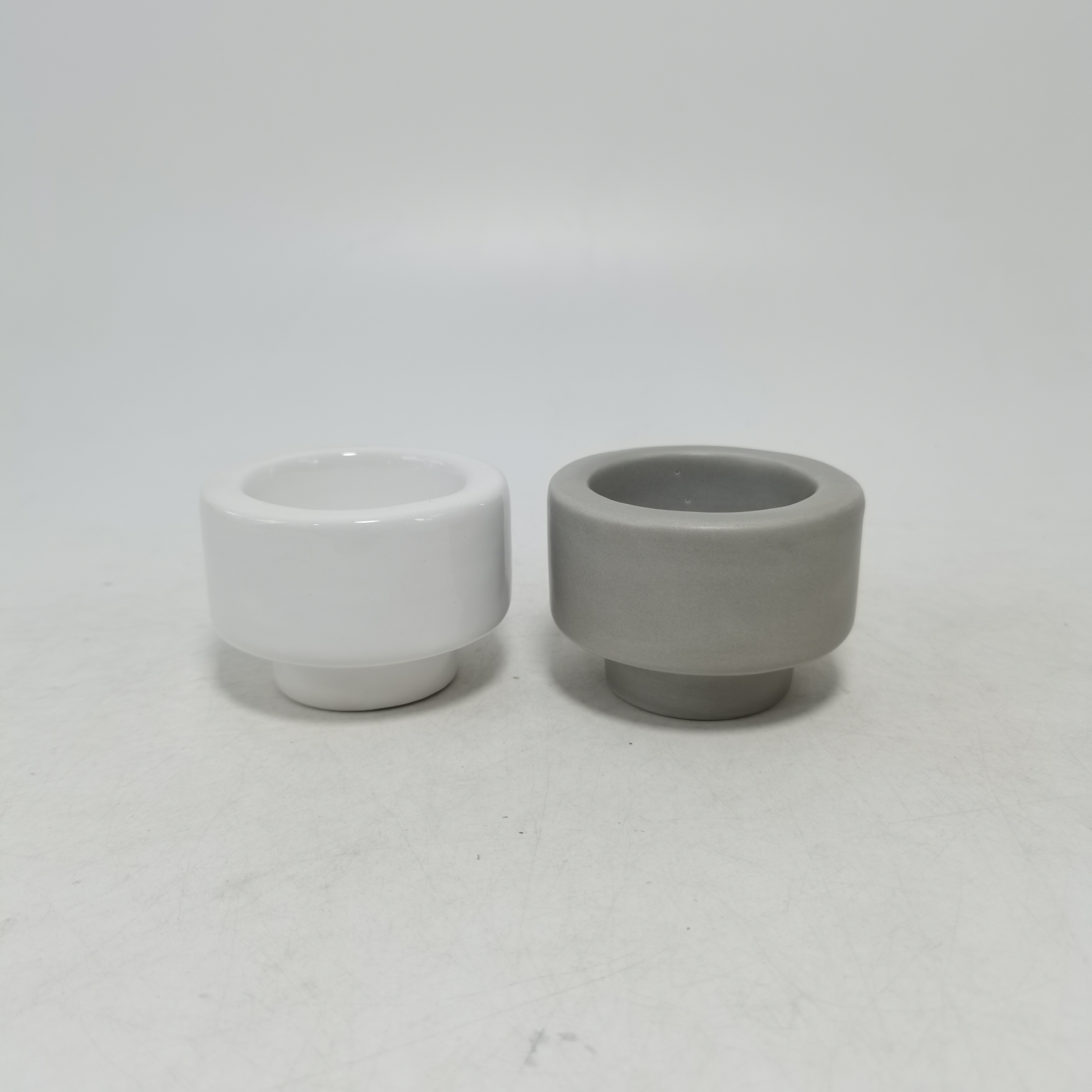 Promotional small ceramic candle holders White tea light candlestick handmade ceramic candle container wholesale