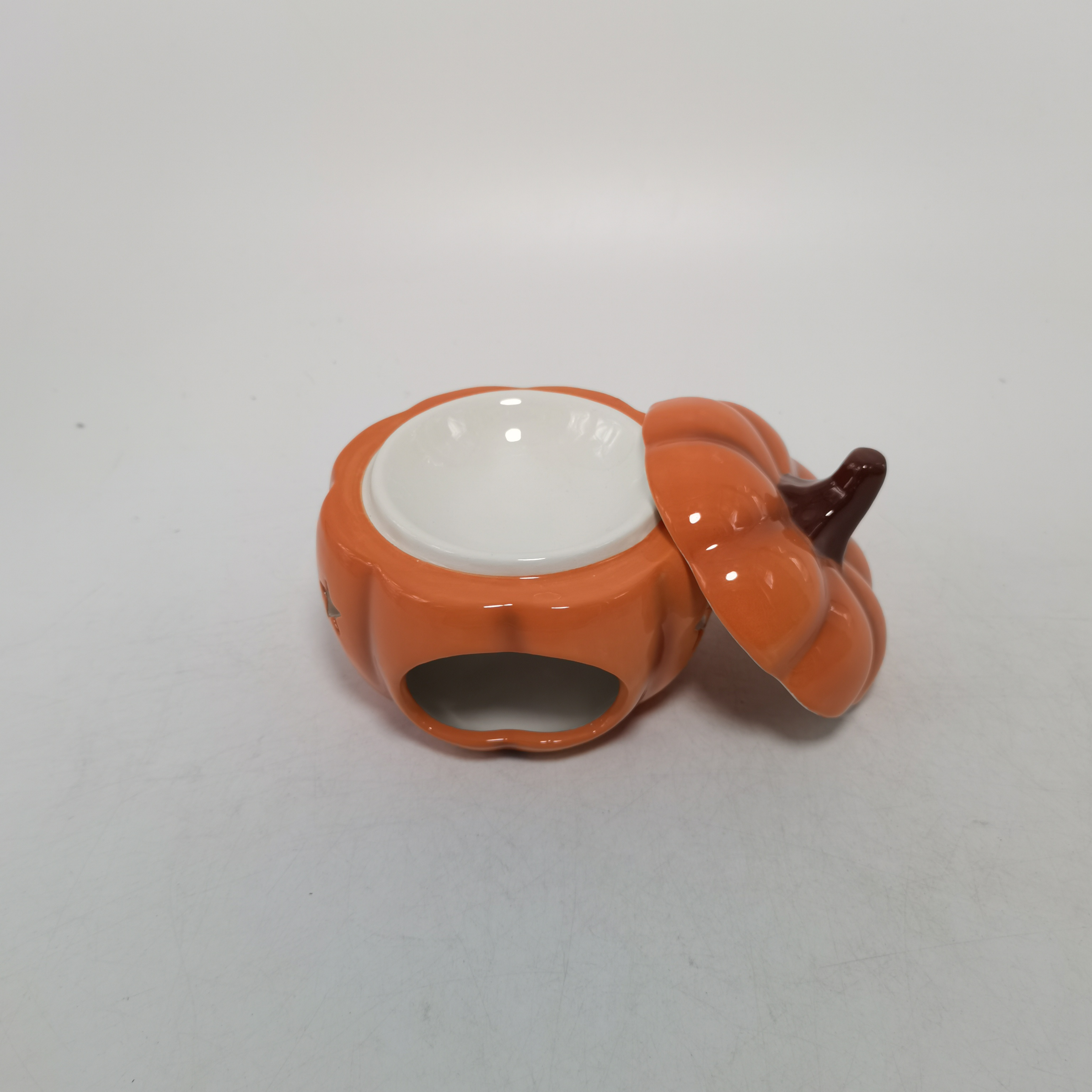 Custom unique design Ceramic pumpkin Wax burner Oil burner Tea lantern Aromatherapy stove Spice stand