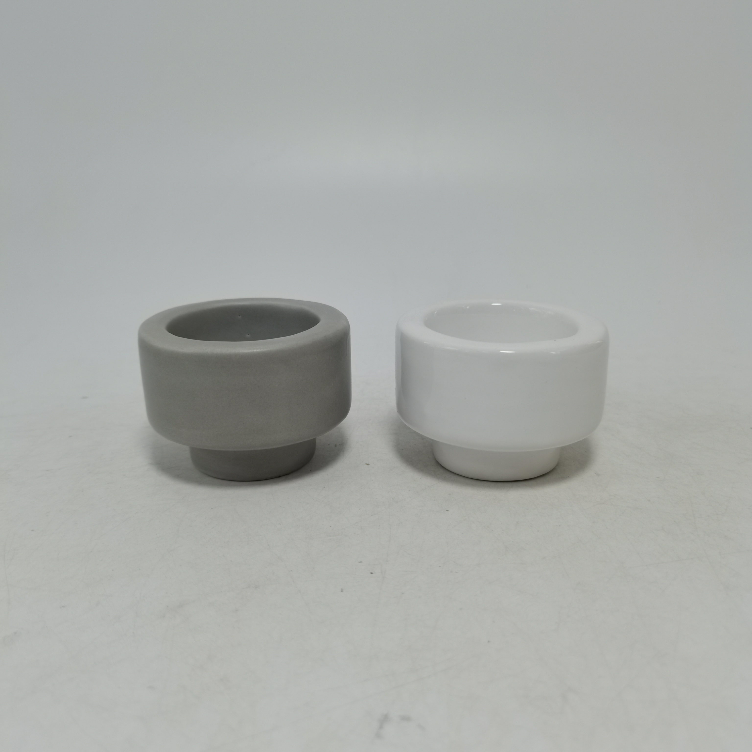 Promotional small ceramic candle holders White tea light candlestick handmade ceramic candle container wholesale