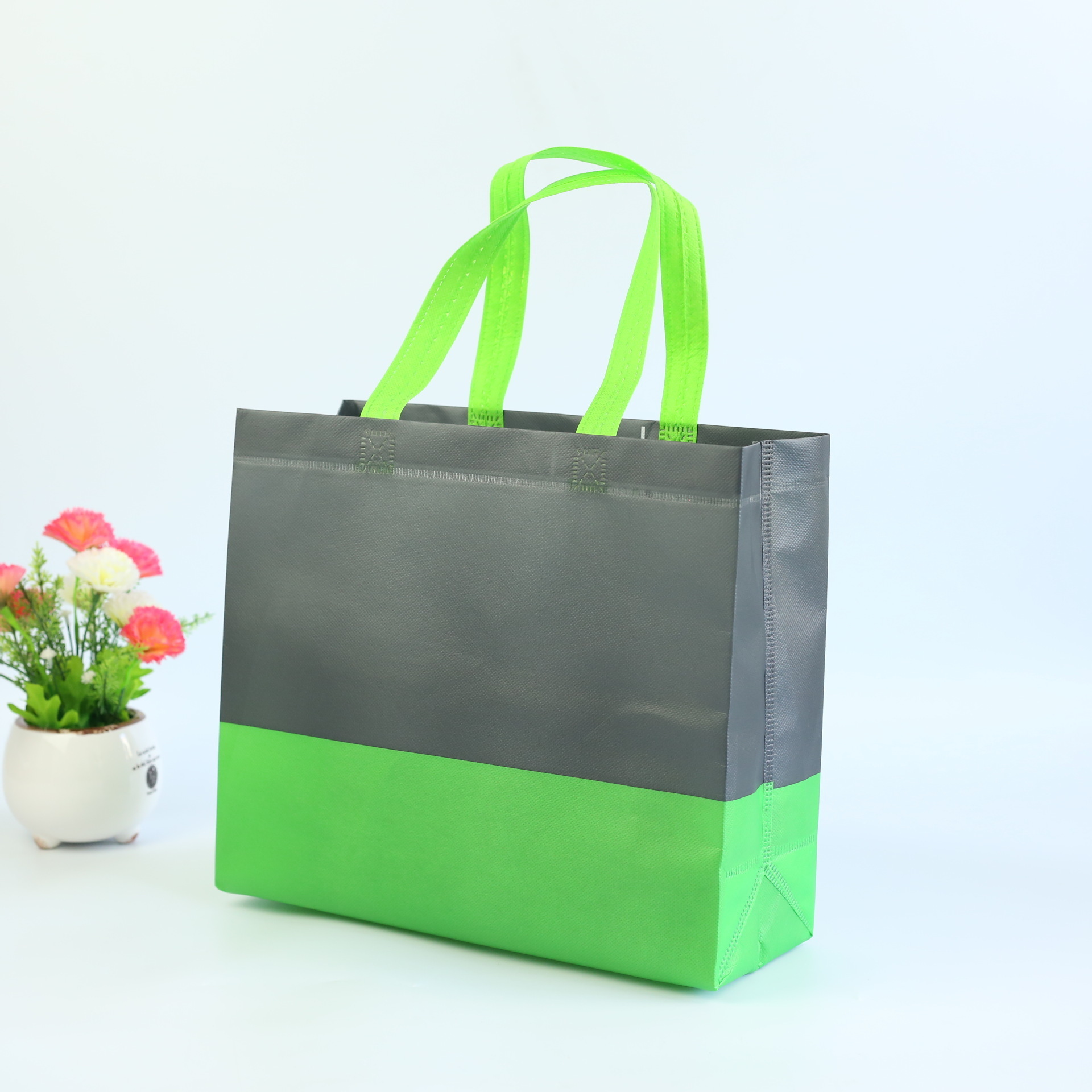 Custom printed eco friendly reusable thick laminated  non-woven bags with your brand