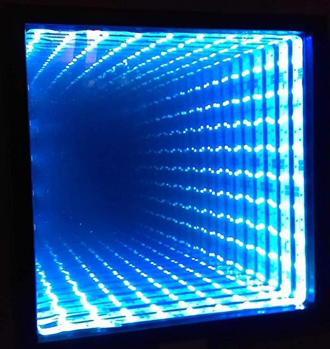 Room Decorative Smart Led Wall Light 3D Infinity Mirror Finish Ceiling Tiles Wall Makeup Mirror with Light Wall Hanging Modern