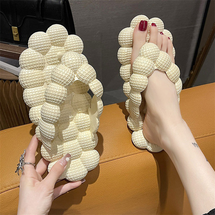 New Designer Bubble Flip Flops Trendy Bubble Slippers Women Comfortable Beach Massage Bubble Slides