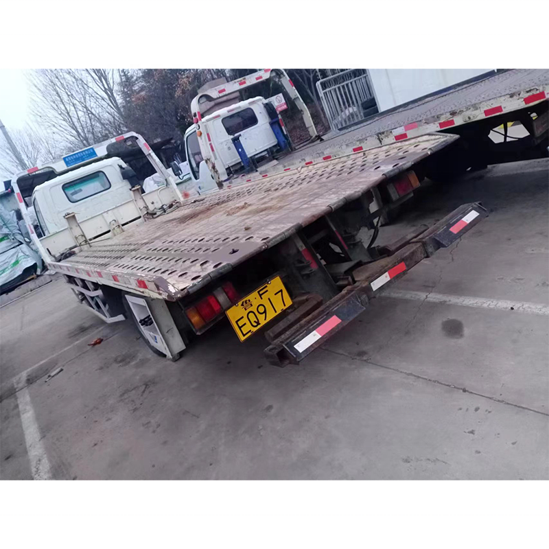 Good condition isuzu wrecker tow truck  low price flatbed wrecker  for sale